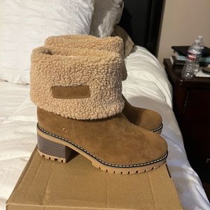 Womens Fur boots!! 👢👢
